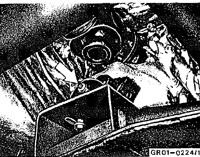 5 Contrôler la cote de référence a = 2 à 4 mm.