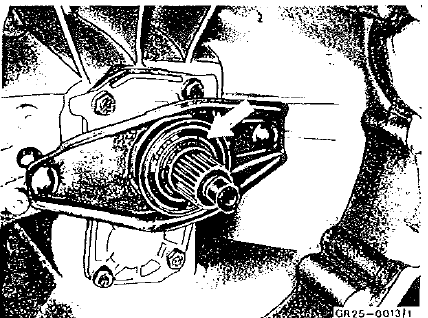 7 Examiner la fourchette de débrayage pour l'usure
