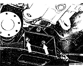 10 Dévisser les vis sur le support de boîte de vitesses.