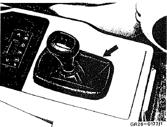 2 Amener la boîte de vitesses au point mort, la boîte de