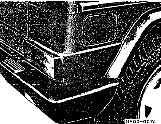 Le déverrouillage de secours est disposé sur le montant