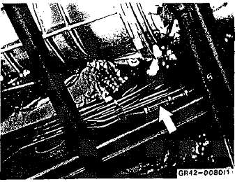 Par le ressort de compression, la valve de pression