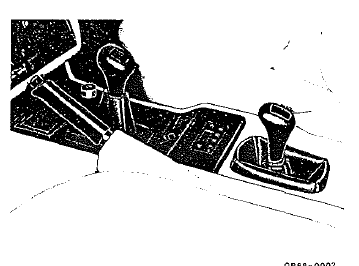 Zones de commande, console centrale et cuvette videpoche